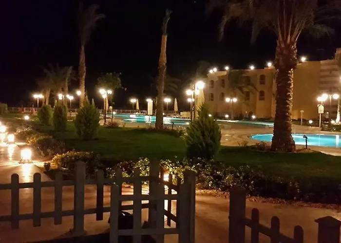 بورتو ساوث بيتش - صف اول علي البحر مباشره - عائلات فقط * Ain Sukhna