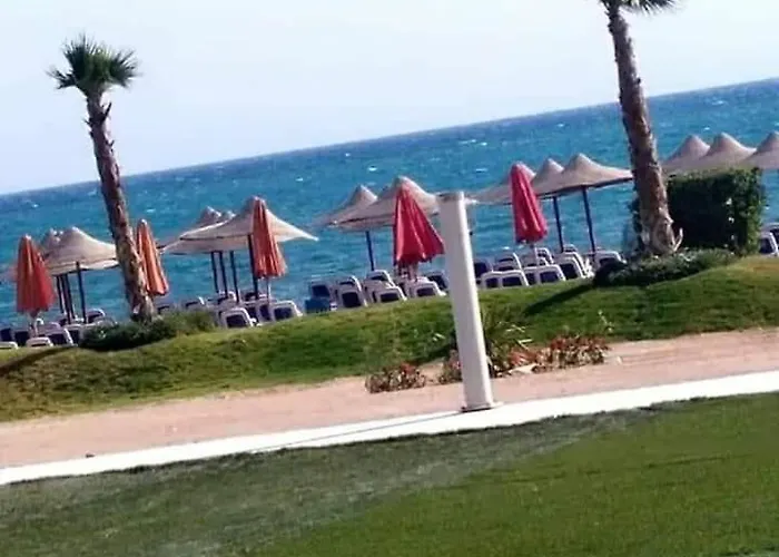 بورتو ساوث بيتش - صف اول علي البحر مباشره - عائلات فقط *